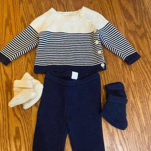 Gap baby sweater set and booties